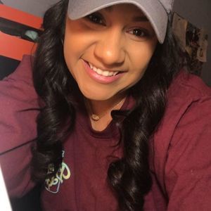 Meet your Posher, Alexis